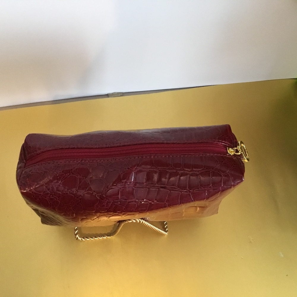 ESTEE LAUDER Croc embossed wine color makeup bag - Picture 5 of 5